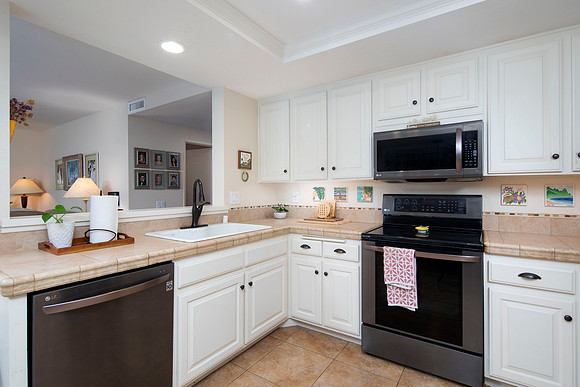 10569 Bernabe Dr 18
