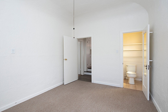 635 Westbourne St 23
