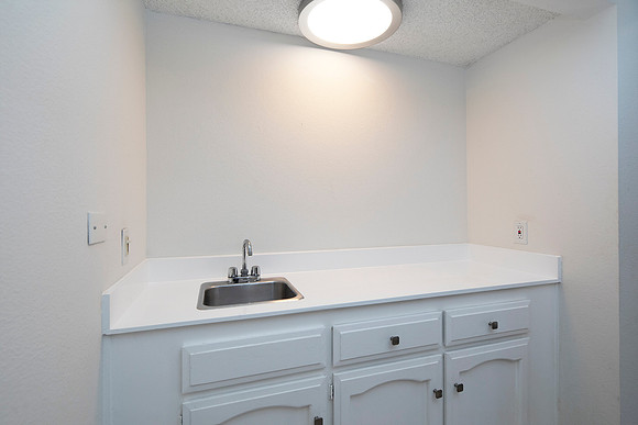 2106 Lark Glen 18
