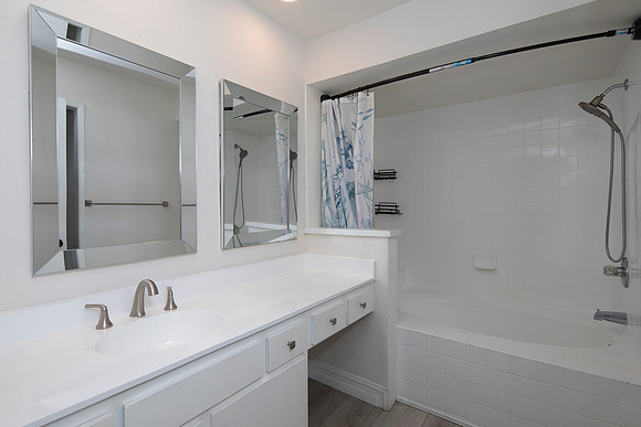 2106 Lark Glen 27