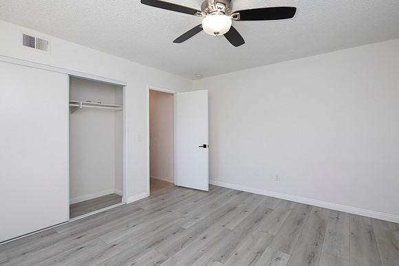 2106 Lark Glen 30