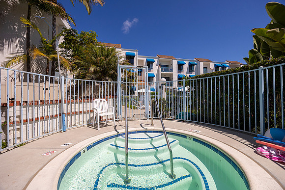 8310 Regents Rd Unit 1F 04