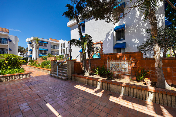 8310 Regents Rd Unit 1F 06