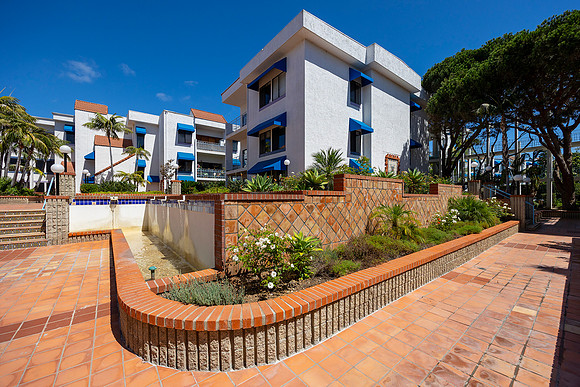 8310 Regents Rd Unit 1F 12