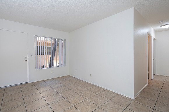 1107 B Ave #06 03