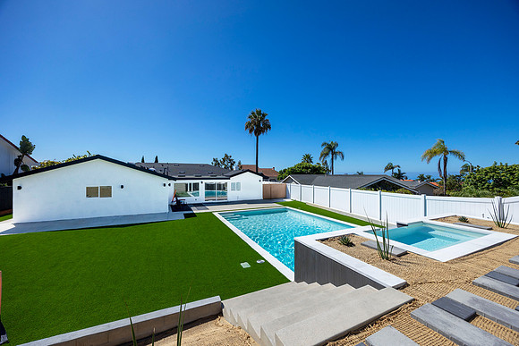 1110 Sea Village Dr 18