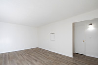1031 B Ave 04