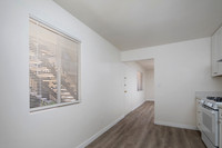 1031 B Ave 07