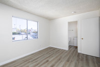 640 E 16th St #20 08