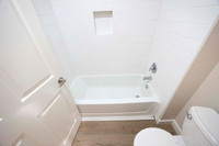 1237 N Vulcan Ave K MI Bath 08