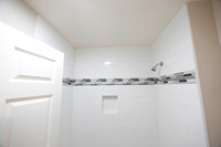 1237 N Vulcan Ave K MI Bath 07
