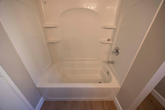 1837 N Vulcan Ave #4 MI Bath 05
