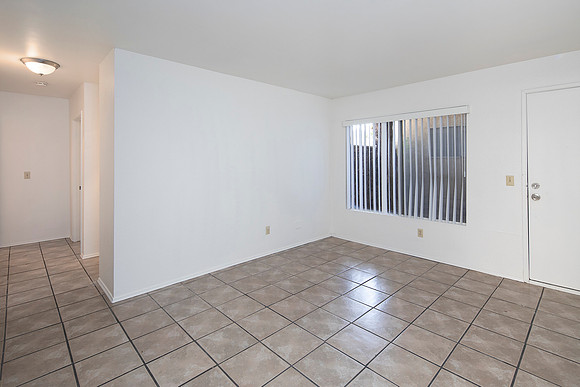 1107 B Ave #02 03