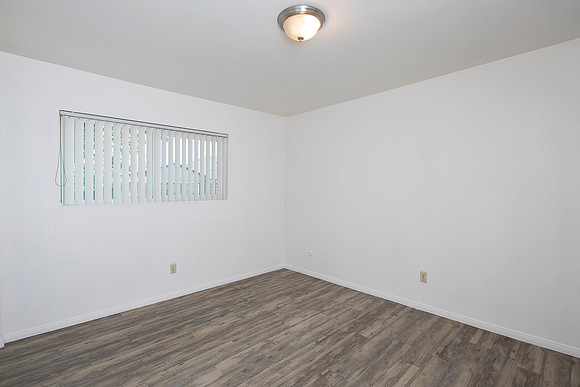 1107 B Ave #02 11