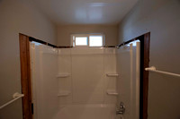 1873 N Vulcan Ave #03 Move in Bath 03