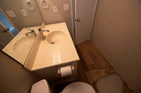 1873 N Vulcan Ave #03 Move in Bath 06