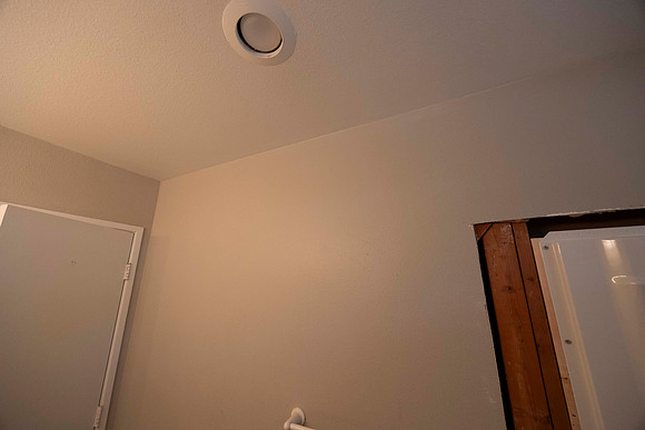 1873 N Vulcan Ave #03 Move in Bath 08