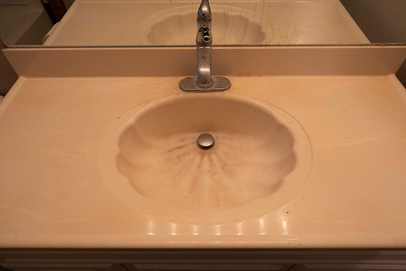1873 N Vulcan Ave #03 Move in Bath 11