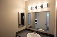 2215 Via Esmarca Unit D MI Bath 03