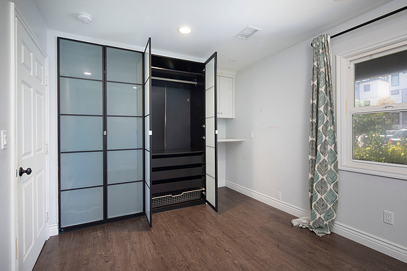 1911 Chalcedony St 16