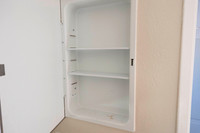 2223 Via Escamara C Mone Out Bath 05
