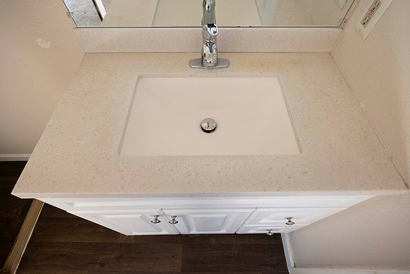 2223 Via Escamara C Mone Out Bath 07