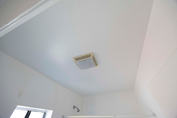 2223 Via Escamara C Mone Out Bath 13