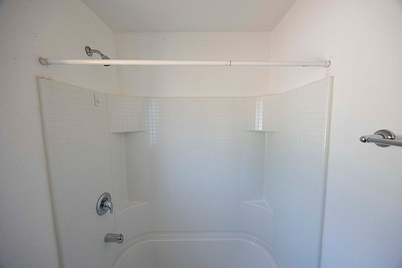 2223 Via Escamara C Mone Out Bath 15