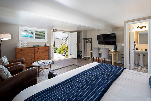 1817 Coast Blvd Studio 05