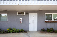 1873 N Vulcan Ave #03 01