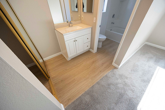 2223 Via Esmarca Unit C Move In Bath 02