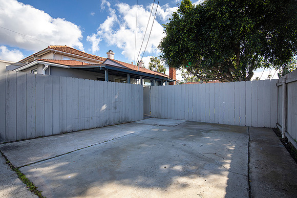 1410 Hornblend St 01