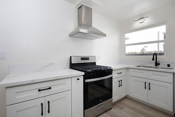 1410 Hornblend St 09