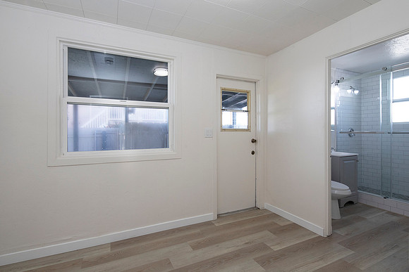 1410 Hornblend St 13