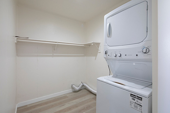 1410 Hornblend St 15