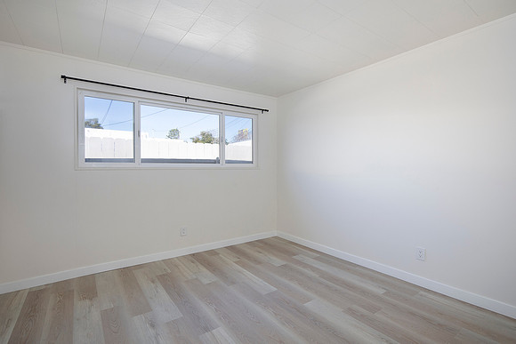 1410 Hornblend St 16