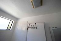 2223 Via Esmarca A Move Out Bath 01 03