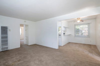 2112 Thomas Ave 04