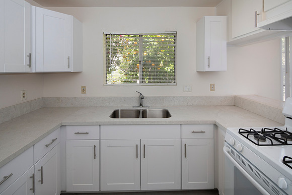 2112 Thomas Ave 08