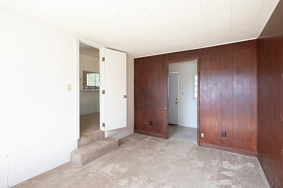 2112 Thomas Ave 11