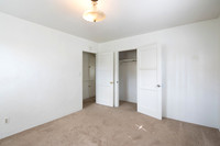 2112 Thomas Ave 18