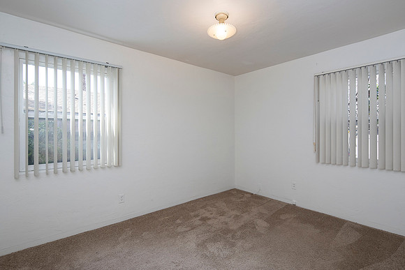 2112 Thomas Ave 15