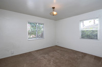 2112 Thomas Ave 17