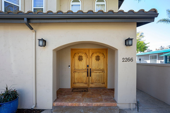 2266 Manchester Ave 02
