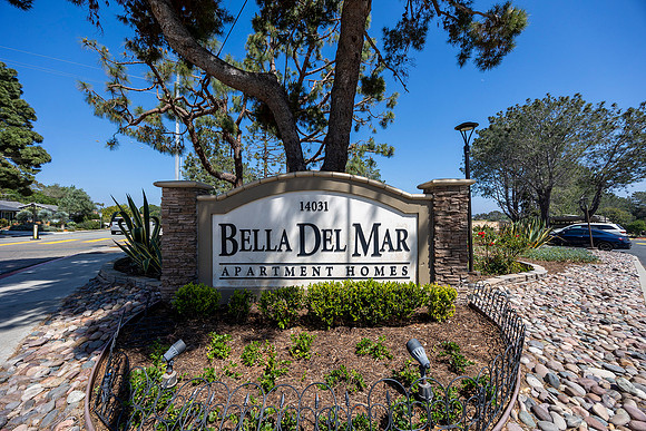 Bella Del Mar 01