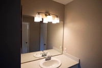 2226 Via Blanca D MO Bathroom 04