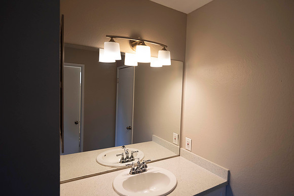 2226 Via Blanca D MO Bathroom 04