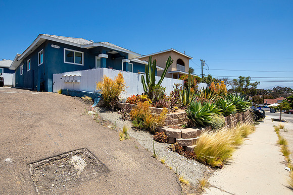 3240 Franklin Ave 02