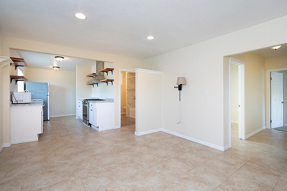 3240 Franklin Ave 07