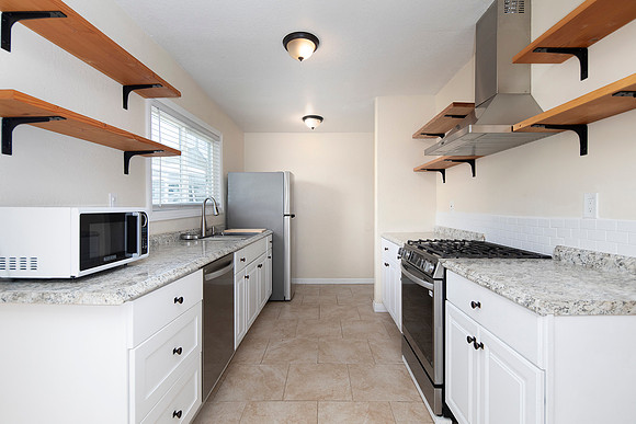 3240 Franklin Ave 09